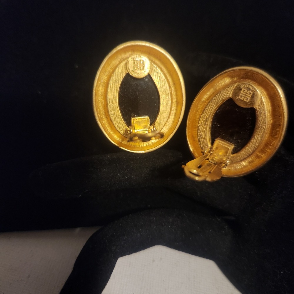 Givenchy Vintage Gold Tone Oval Amber Resin Cabochon Clip On Earrings Logo 4G - Picture 5 of 15